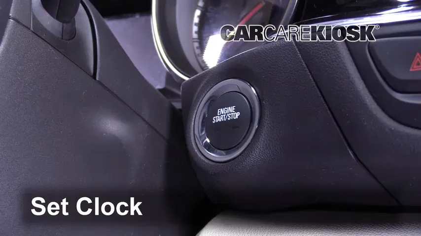 2018 Buick Regal Sportback Preferred II 2.0L 4 Cyl. Turbo Clock